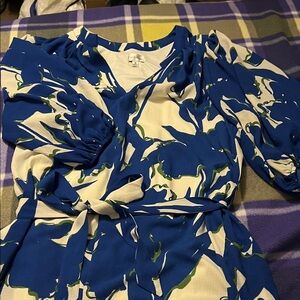 Premier Amour Blue and White Patterned Garment